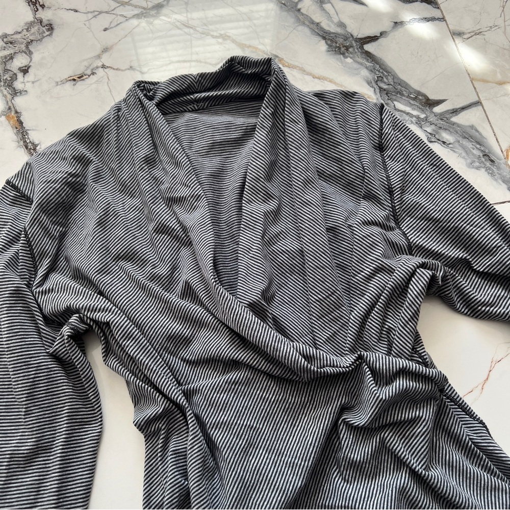 Lululemon Radiant Tonka striped long sleeve -Likely a size 6 - Picture 5 of 10